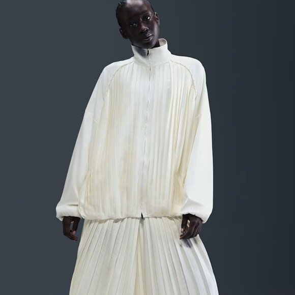 NWT Nike Sportswear Collection Women's Pleated Track Jacket HJ0516-133 SZ MEDIUM - Picture 1 of 5